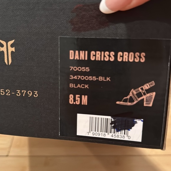 Frye Dani Criss Cross Sandals Black 8.5 - Picture 7 of 8